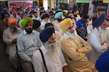 Farmers listening to the agriculture experts
