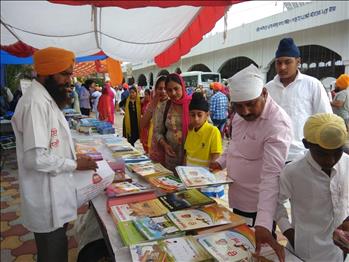 The visitors selecting Atam Pargas publications 