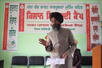 Dr. Varinderpal Singh, Senior Soil Scientist, addressing the Positive Thinkers