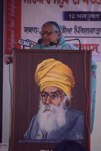 Dr. Inderjeet Kaur, Patron, Atam Pargas and President Pingalwara giving a welcome speech