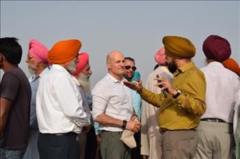 Dr. Jasbir Singh, Director Agriculture, Punjab interacting with Dr. Eric Ober, NIAB, UK