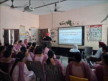 <span style="white-space: normal;">Teachers' Training Workshop</span>