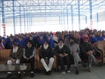 The huge auditorium apparently looked running out of seats because of the emphatic participation by the teachers