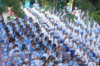 The students reciting the prayers.