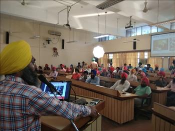 Dr Varinderpal Singh presenting the key note lecture and assessment of the organisation.